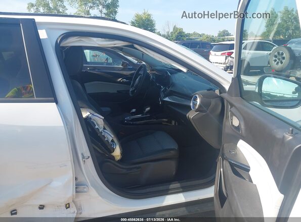 KL77LHEP7SC088795 2025 CHEVROLET TRAX Белый Вид салона спереди