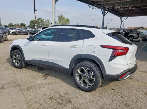 KL77LHEP7SC141494 2025 CHEVROLET TRAX White Trasero izquierdo