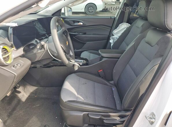 KL77LHEP7SC141494 2025 CHEVROLET TRAX White Vista interior delantera