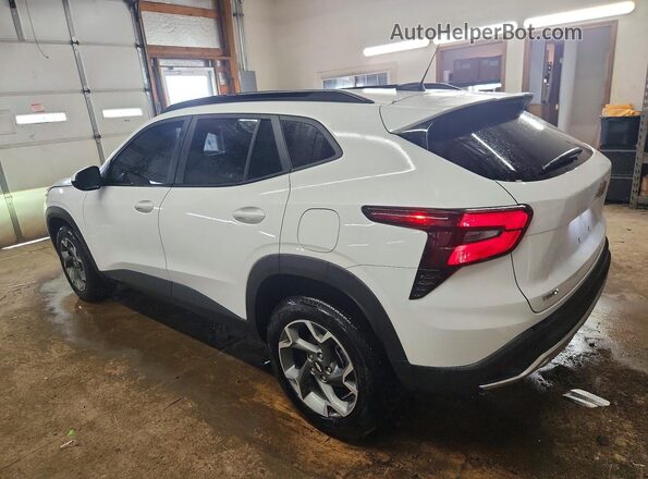KL77LHEP7SC182904 2025 CHEVROLET TRAX White Trasero izquierdo