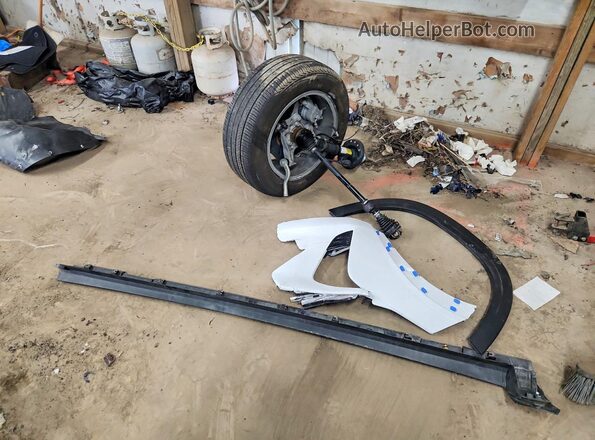 KL77LHEP7SC182904 2025 CHEVROLET TRAX White Vista del compartimento del motor