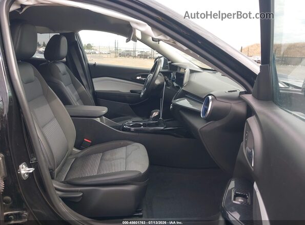 KL77LHEP7SC240462 2025 CHEVROLET TRAX Черный Вид салона спереди