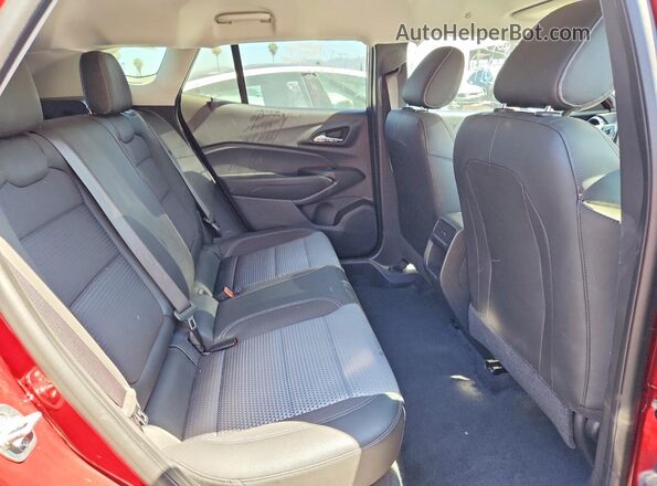 KL77LHEP7SC240929 2025 CHEVROLET TRAX Red Widok wnętrza z tyłu