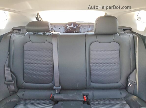 KL77LHEP7TC043180 2026 CHEVROLET TRAX Black Հետևի նստատեղերի տեսք