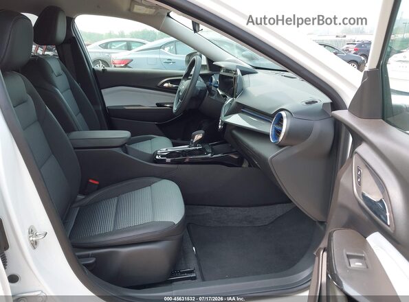 KL77LHEP7TC064692 2026 CHEVROLET TRAX White Vista interior delantera
