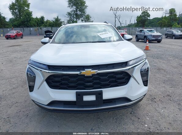 KL77LHEP8TC117366 2026 CHEVROLET TRAX White Widok wnętrza z tyłu