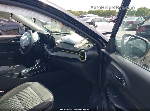 KL77LHEP9SC273527 2025 CHEVROLET TRAX Черный Вид салона спереди
