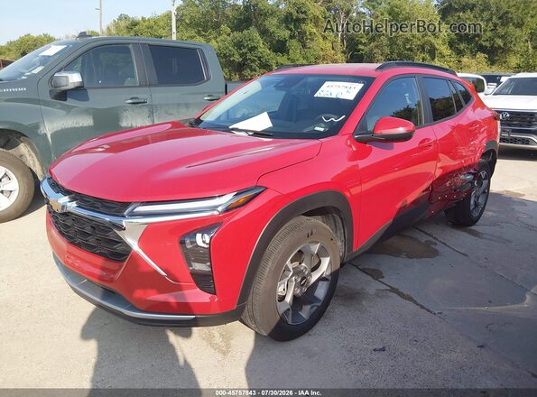 KL77LHEP9TC039812 2026 CHEVROLET TRAX Red წინა მარცხენა ხედი სამი მეოთხედიდან