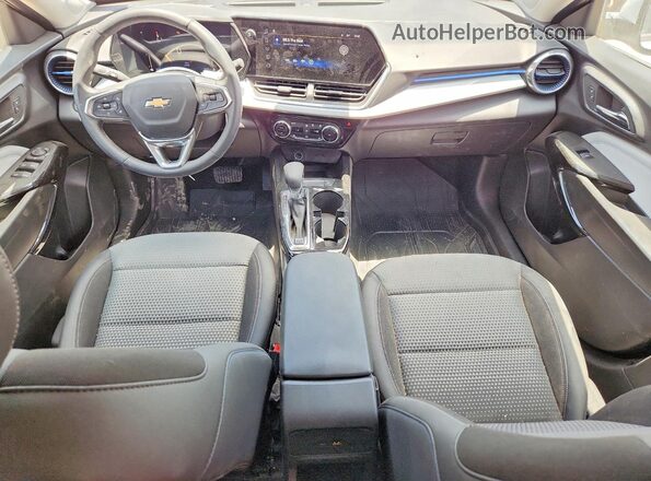 KL77LHEP9TC110121 2026 CHEVROLET TRAX White Вид панелі приладів