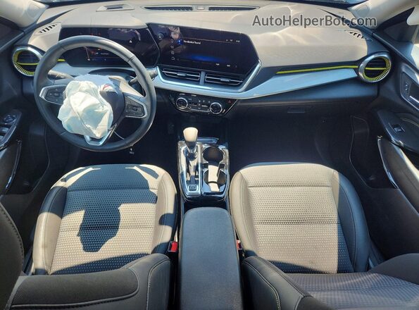 KL77LHEPXSC009300 2025 CHEVROLET TRAX Silver Առջևի վահանակի տեսք