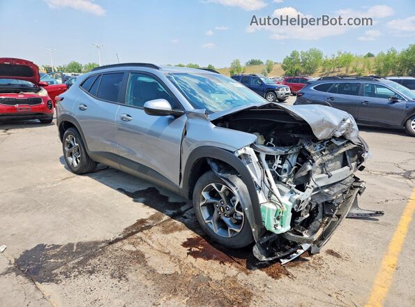 KL77LHEPXSC009300 2025 CHEVROLET TRAX Silver Առջևի աջ