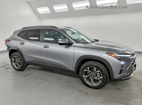 KL77LHEPXSC170097 2025 CHEVROLET TRAX Gray Առջևի աջ