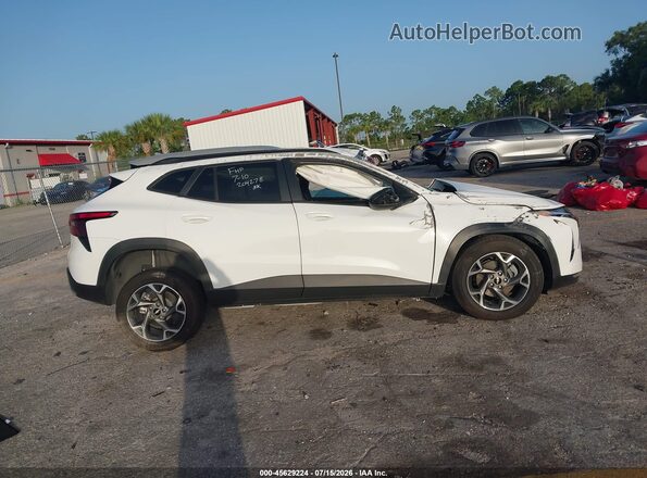 KL77LHEPXSC204278 2025 CHEVROLET TRAX White Widok wnętrza z tyłu