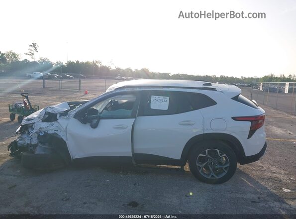 KL77LHEPXSC204278 2025 CHEVROLET TRAX White Widok wnętrza 360 stopni