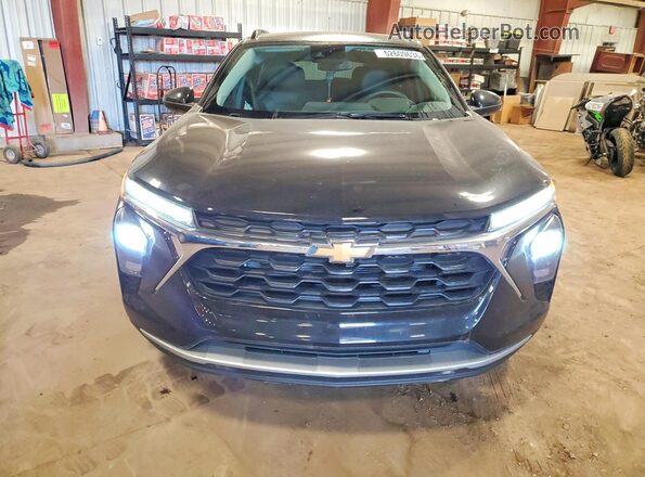 KL77LHEPXSC209531 2025 CHEVROLET TRAX Black Widok z przodu