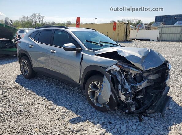 KL77LHEPXSC232453 2025 CHEVROLET TRAX Silver Delantero derecho