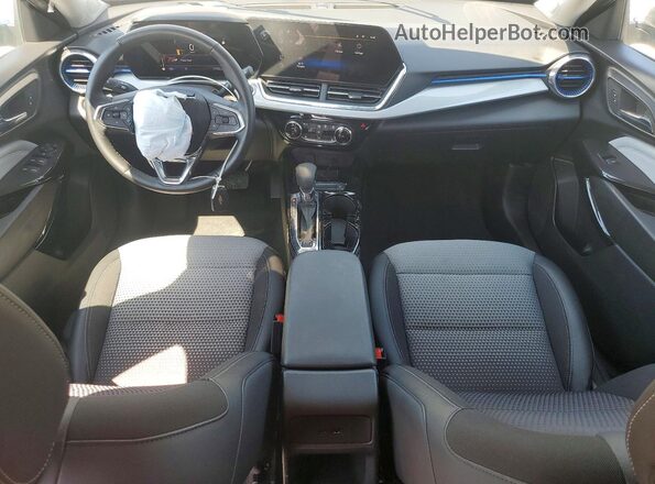 KL77LHEPXSC232453 2025 CHEVROLET TRAX Silver Vista del salpicadero