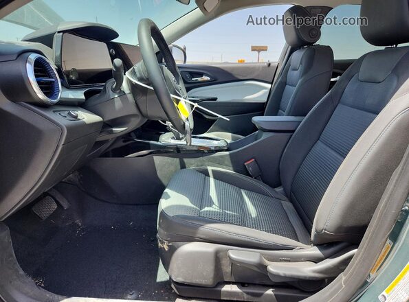 KL77LHEPXTC151308 2026 CHEVROLET TRAX Серый Вид салона спереди