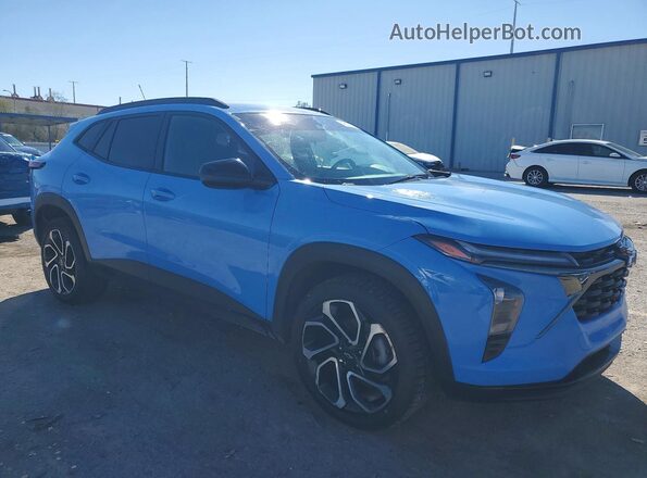 KL77LJE20RC219720 2024 CHEVROLET TRAX Синий Передняя правая четверть