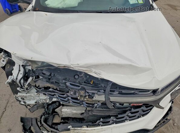 KL77LJE25RC011431 2024 CHEVROLET TRAX White Engine compartment view