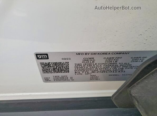 KL77LJE25RC011431 2024 CHEVROLET TRAX White 360 interior view