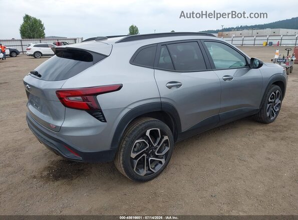 KL77LJE25RC089708 2024 CHEVROLET TRAX Серебряный Задняя правая четверть