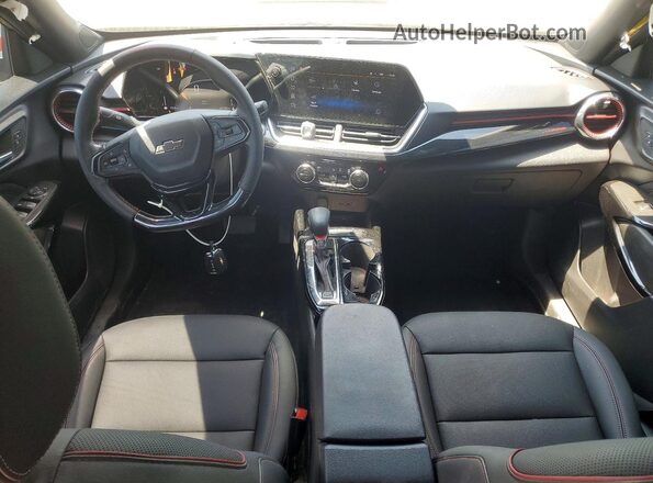 KL77LJE28RC031060 2024 CHEVROLET TRAX Yellow Widok deski rozdzielczej