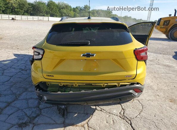 KL77LJE28RC100166 2024 CHEVROLET TRAX Gold Вид ззаду