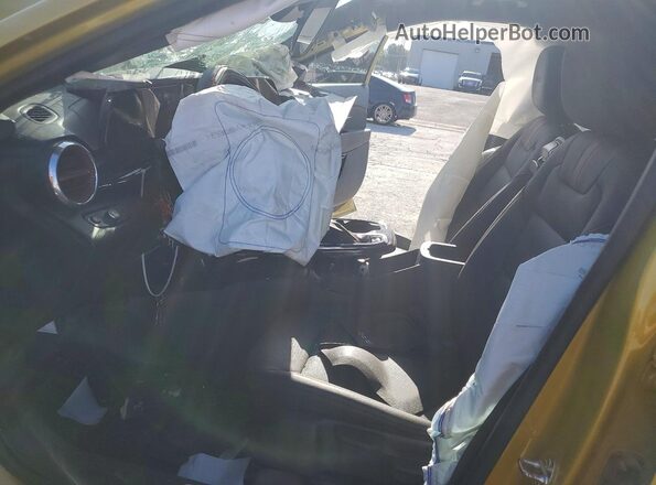KL77LJE28RC100166 2024 CHEVROLET TRAX Gold Вид салону спереду