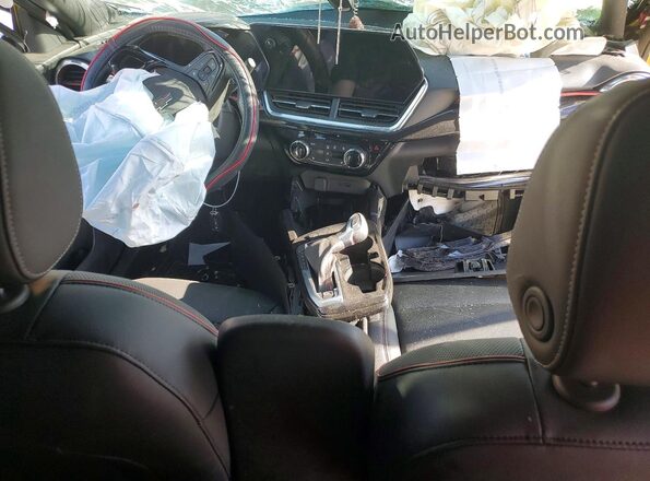 KL77LJE28RC100166 2024 CHEVROLET TRAX Gold Вид панелі приладів