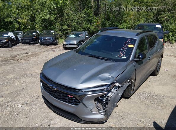 KL77LJE28RC137928 2024 CHEVROLET TRAX Gray Передня ліва чверть