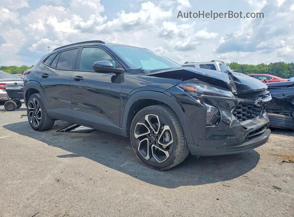 KL77LJE29RC060082 2024 CHEVROLET TRAX Черный Передняя правая четверть