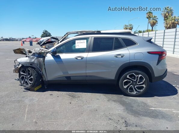 KL77LJE29RC063645 2024 CHEVROLET TRAX Silver Vista interior trasera