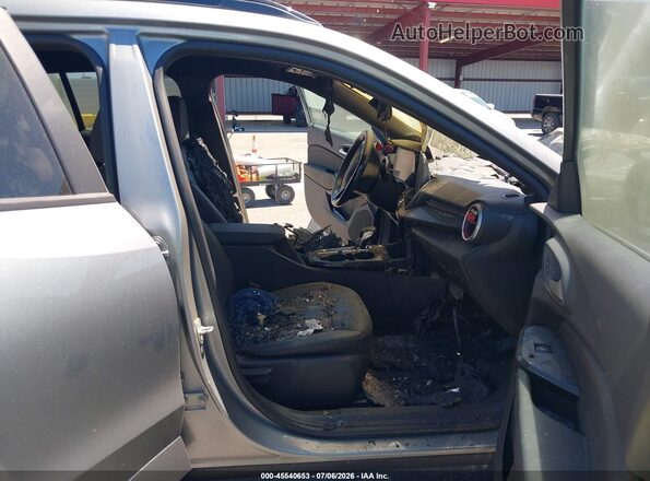 KL77LJE29RC063645 2024 CHEVROLET TRAX Silver Vista interior delantera