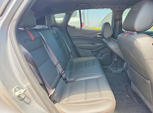 KL77LJE2XRC050970 2024 CHEVROLET TRAX Gray Vista interior trasera