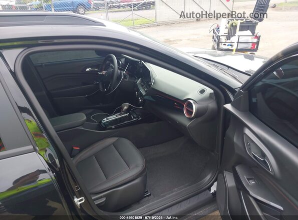 KL77LJEP0TC105896 2026 CHEVROLET TRAX Black Вид салону спереду