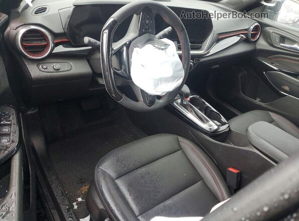 KL77LJEP2SC034246 2025 CHEVROLET TRAX Black Առջևի վահանակի տեսք