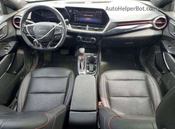 KL77LJEP2SC193378 2025 CHEVROLET TRAX Silver Vista del salpicadero