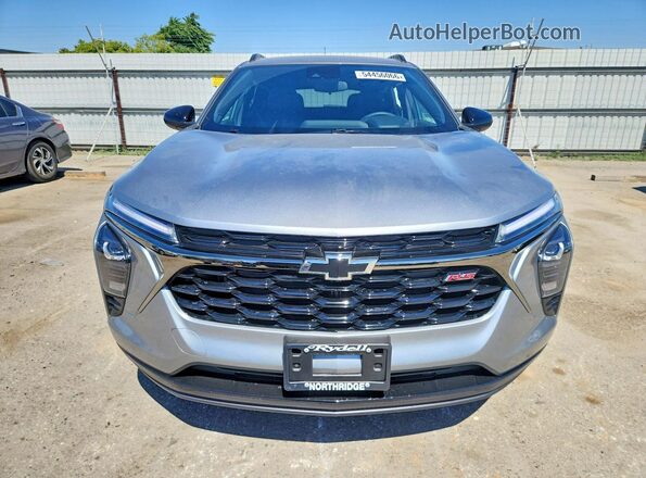 KL77LJEP2TC070410 2026 CHEVROLET TRAX Silver Vista frontal