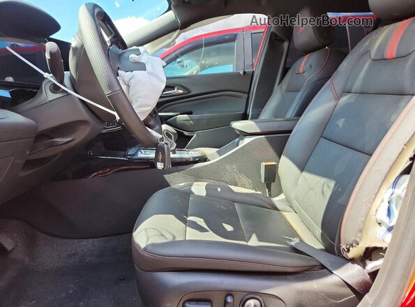 KL77LJEP3TC128900 2026 CHEVROLET TRAX Red Вид салону спереду