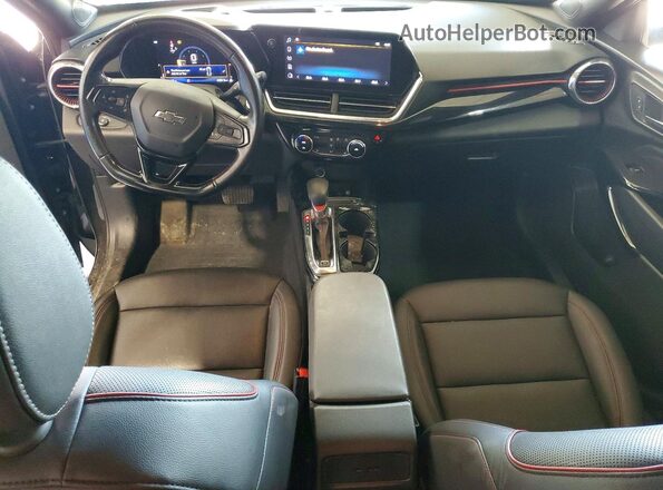 KL77LJEP5SC036430 2025 CHEVROLET TRAX Black Առջևի վահանակի տեսք
