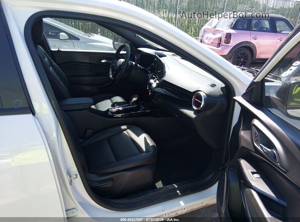 KL77LJEP5SC247515 2025 CHEVROLET TRAX White Front interior view