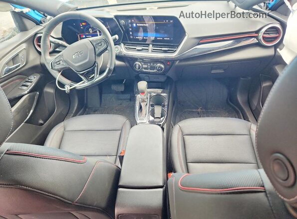 KL77LJEP5SC271443 2025 CHEVROLET TRAX Blue Առջևի վահանակի տեսք