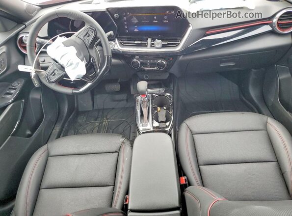 KL77LJEP5TC020570 2026 CHEVROLET TRAX Красный Вид панели приборов