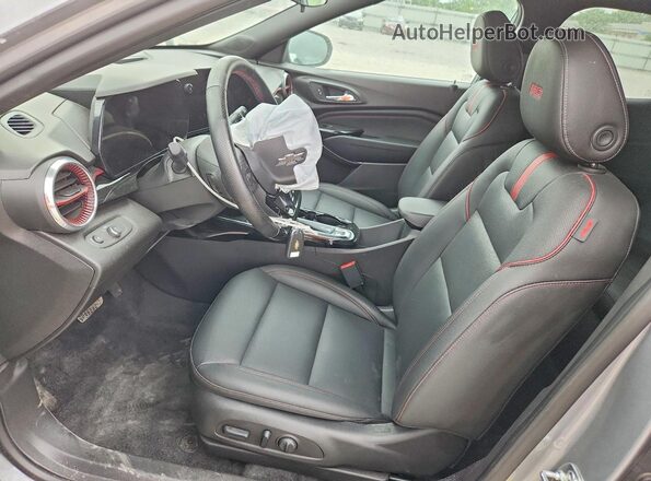 KL77LJEP6SC319077 2025 CHEVROLET TRAX Silver Front interior view