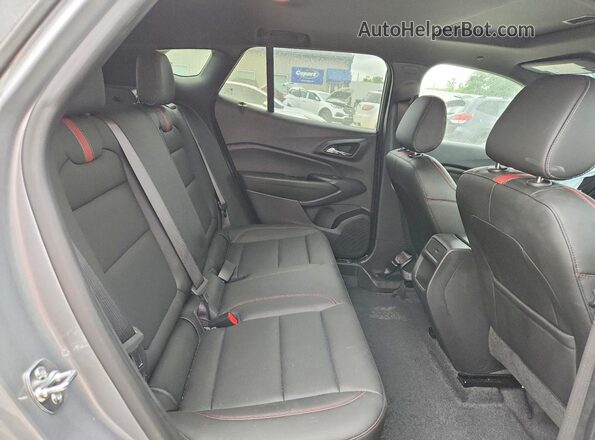 KL77LJEP6SC319077 2025 CHEVROLET TRAX Silver Rear interior view
