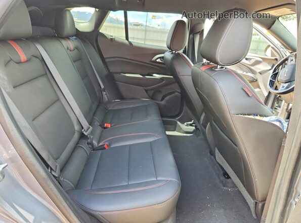 KL77LJEP6SC325915 2025 CHEVROLET TRAX Серебряный Вид задних сидений
