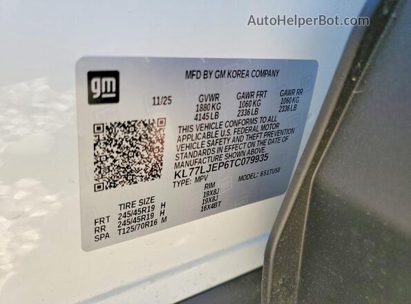 KL77LJEP6TC079935 2026 CHEVROLET TRAX White Vista de la etiqueta del VIN