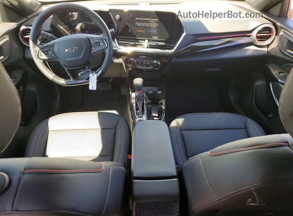 KL77LJEP6TC079935 2026 CHEVROLET TRAX White Vista del salpicadero