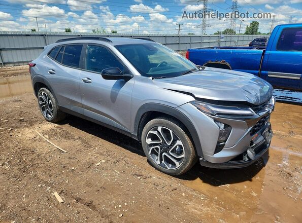 KL77LJEP7SC007026 2025 CHEVROLET TRAX Silver Przód prawy